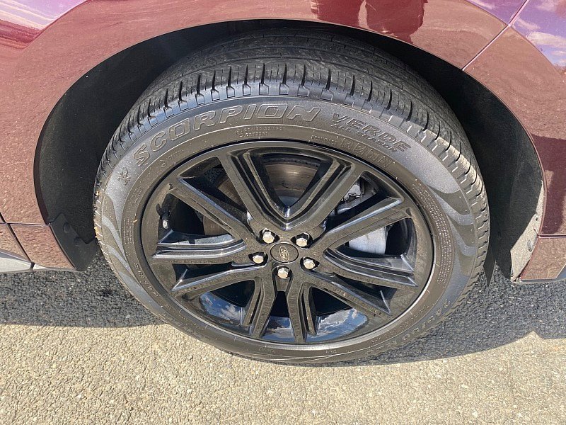 Used 2022 Ford Edge ST-Line w/ Class II Trailer Tow Package AWD/4WD image 14
