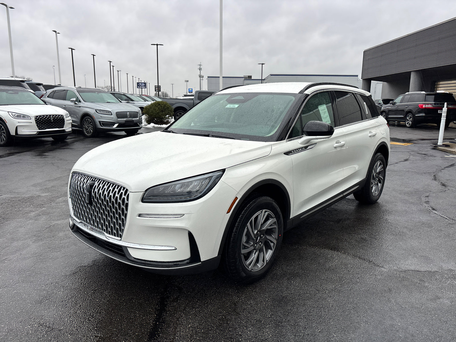 New 2026 Lincoln Corsair Premiere image 3