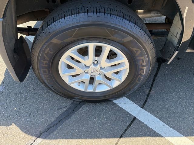 Used 2019 Nissan Frontier SV image 23