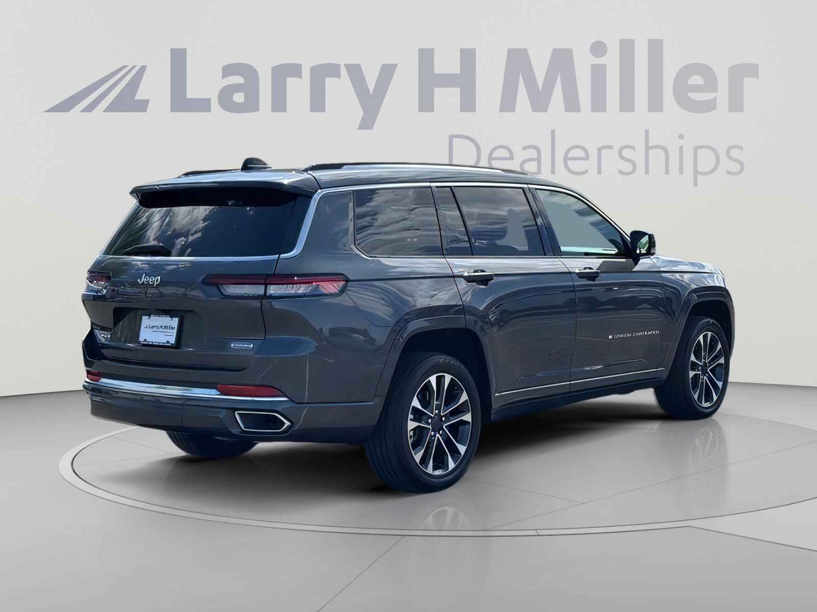 Used 2023 Jeep Grand Cherokee L Overland AWD/4WD image 5