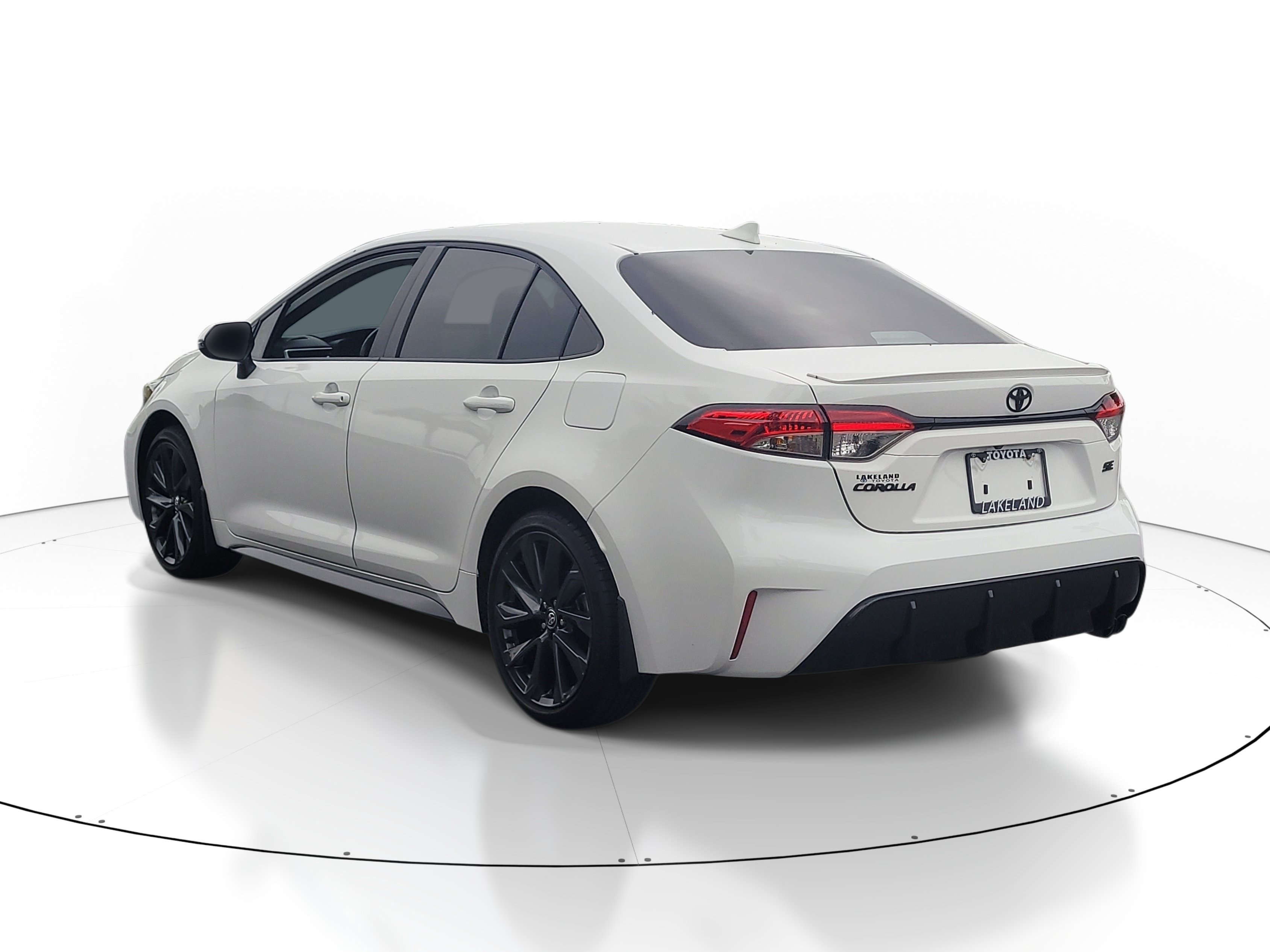 Used 2025 Toyota Corolla SE FWD image 5