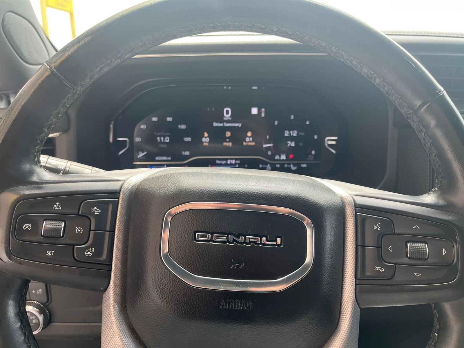 Used 2023 GMC Yukon Denali AWD/4WD image 28