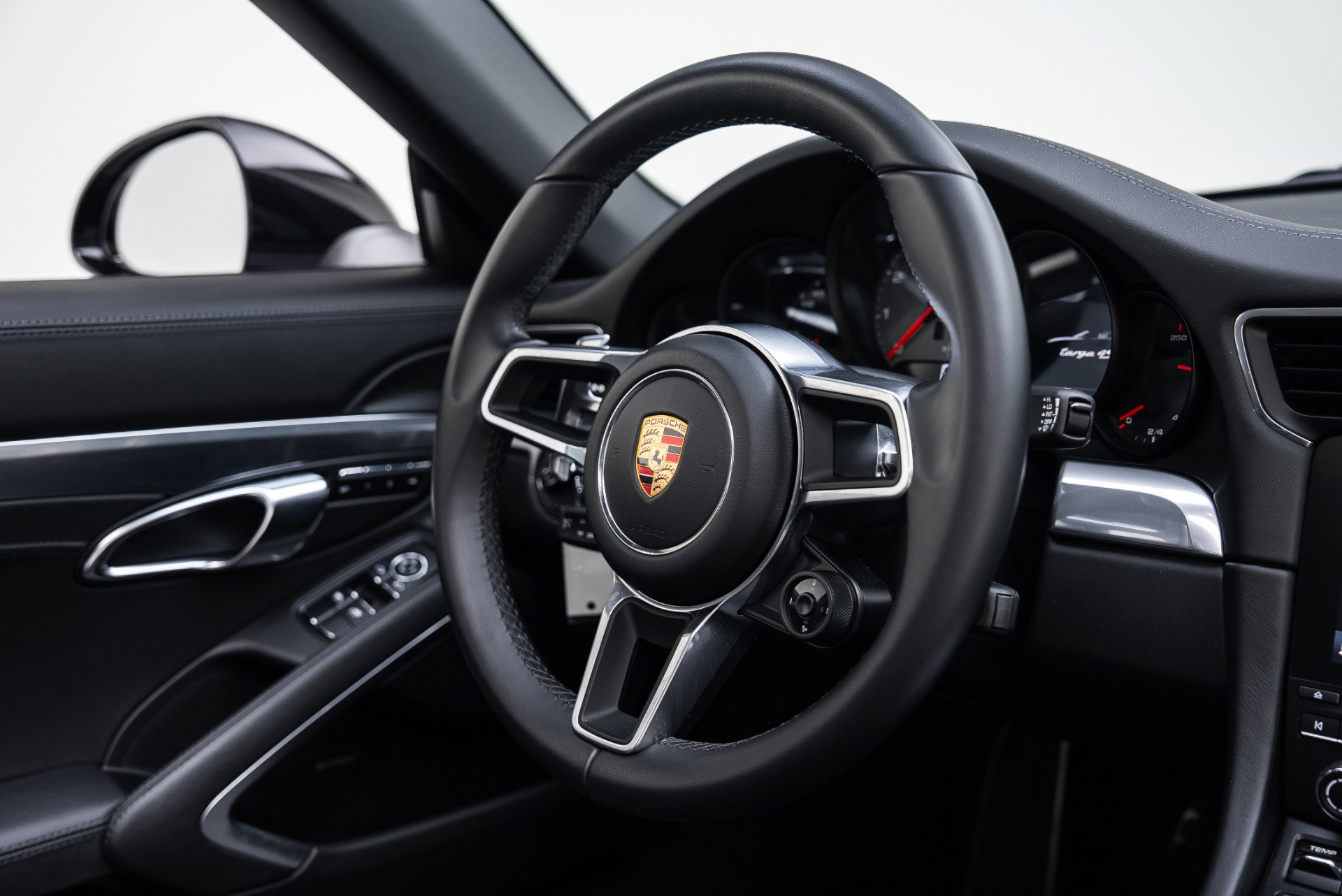 Used 2018 Porsche 911 Targa 4S image 38