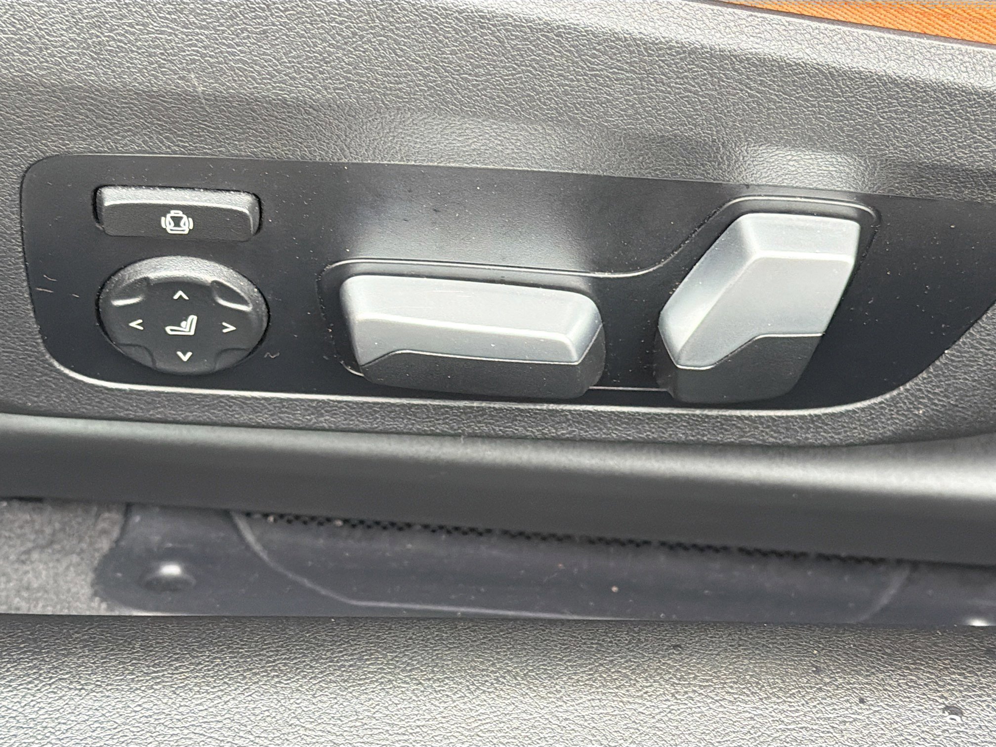 Used 2024 BMW M4 Coupe w/ Executive Package image 24