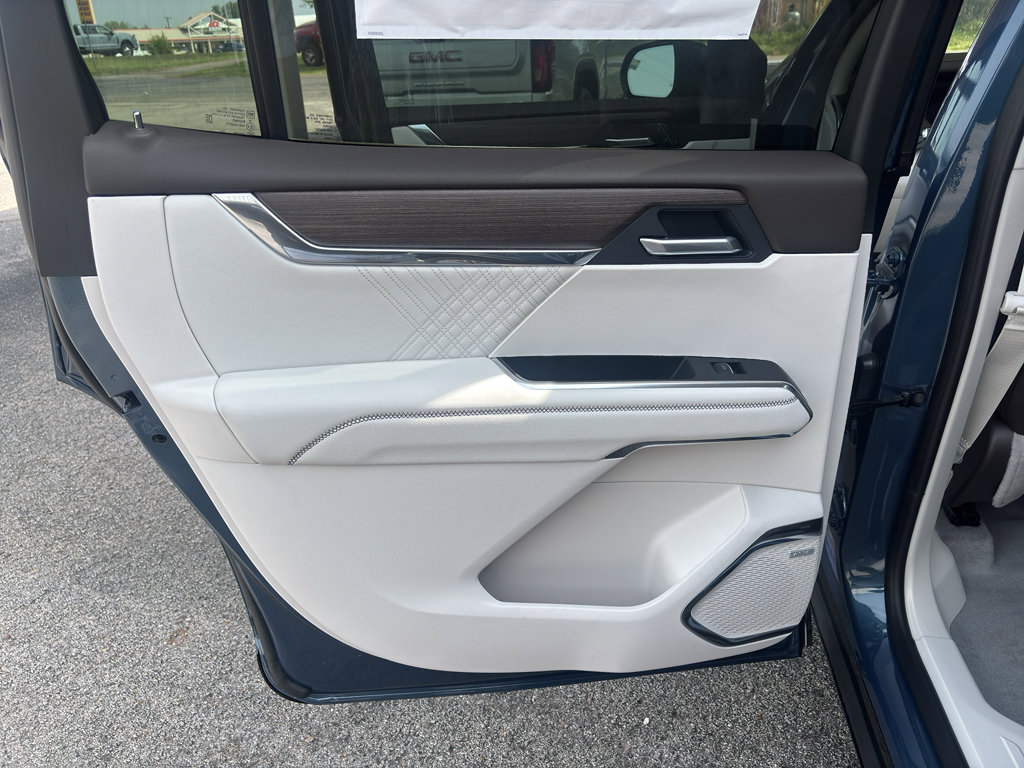 New 2026 GMC Acadia Denali w/ Super Cruise Package FWD image 13