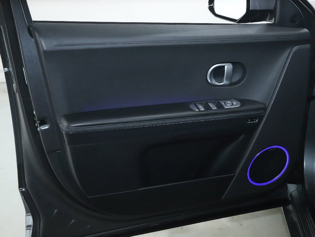 Used 2022 Hyundai Ioniq 5 Limited image 16