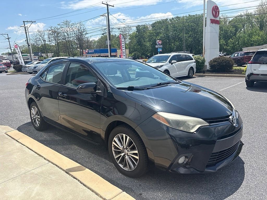 Used 2015 Toyota Corolla LE FWD image 3
