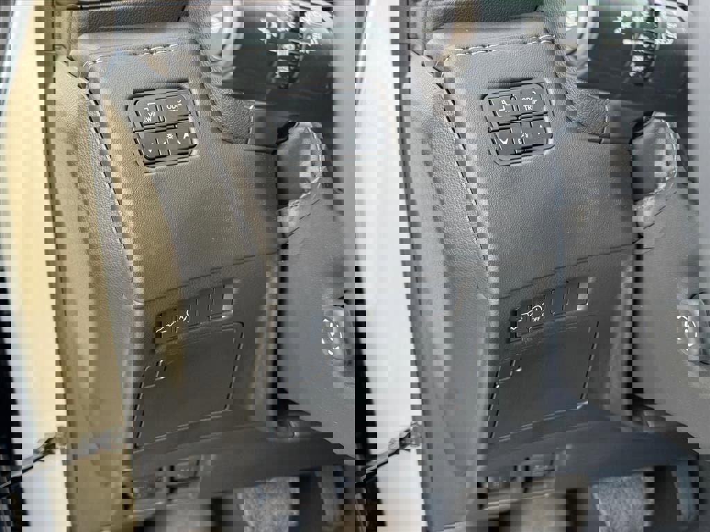 Used 2024 Lexus LX 600 4WD w/ Luxury Package image 21