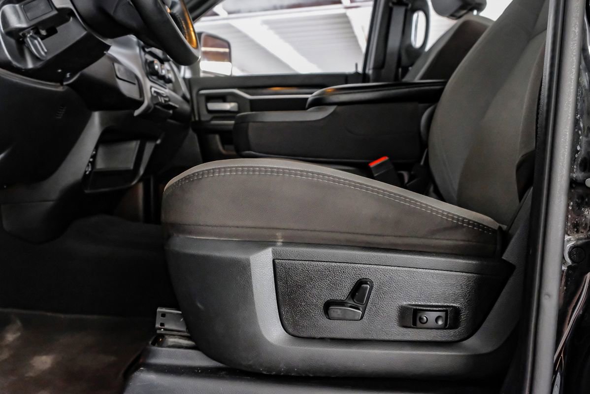 Used 2024 RAM 3500 Big Horn image 31