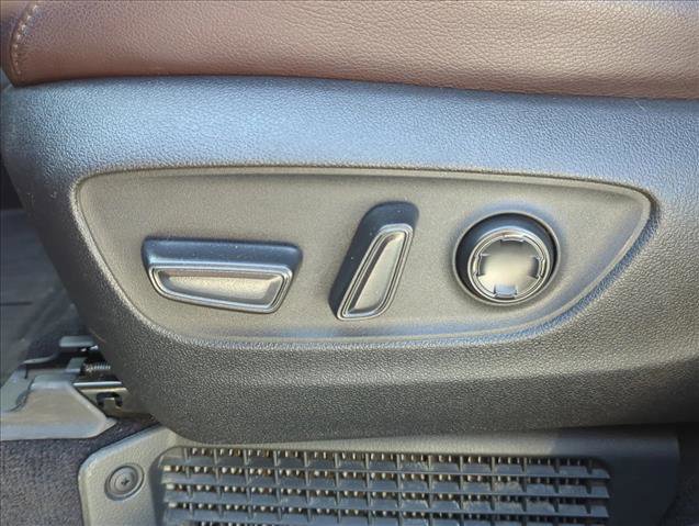 Used 2021 Toyota Sienna Platinum image 12