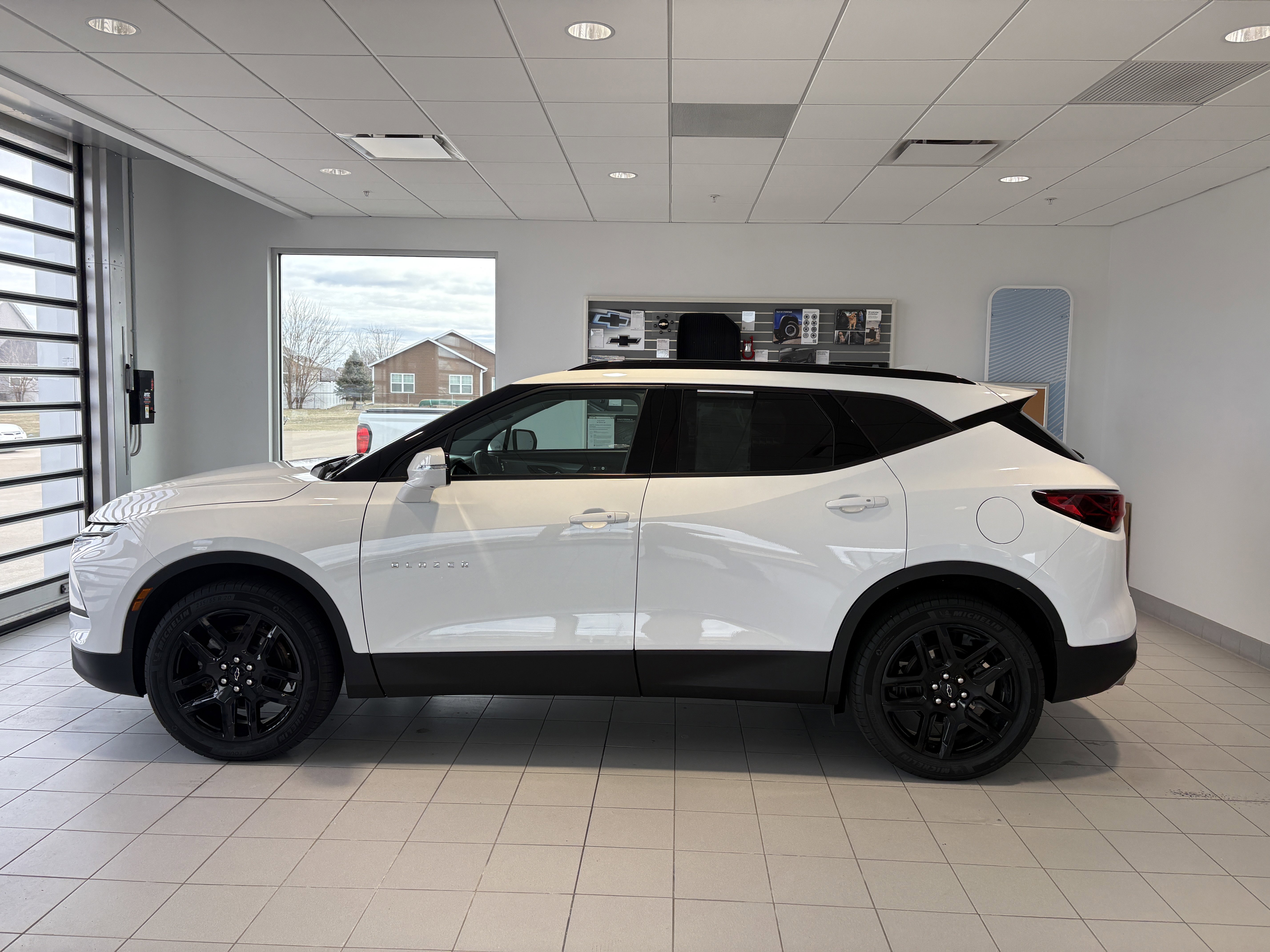 Used 2024 Chevrolet Blazer LT w/ Sound & Technology Package image 2