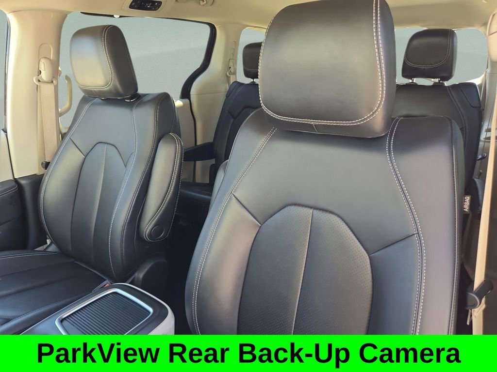 Used 2024 Chrysler Pacifica Touring-L image 13