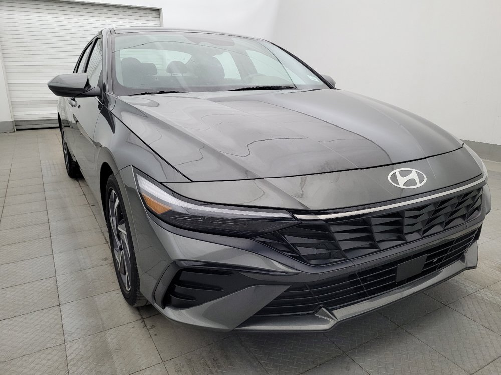 Used 2025 Hyundai Elantra SEL FWD image 13