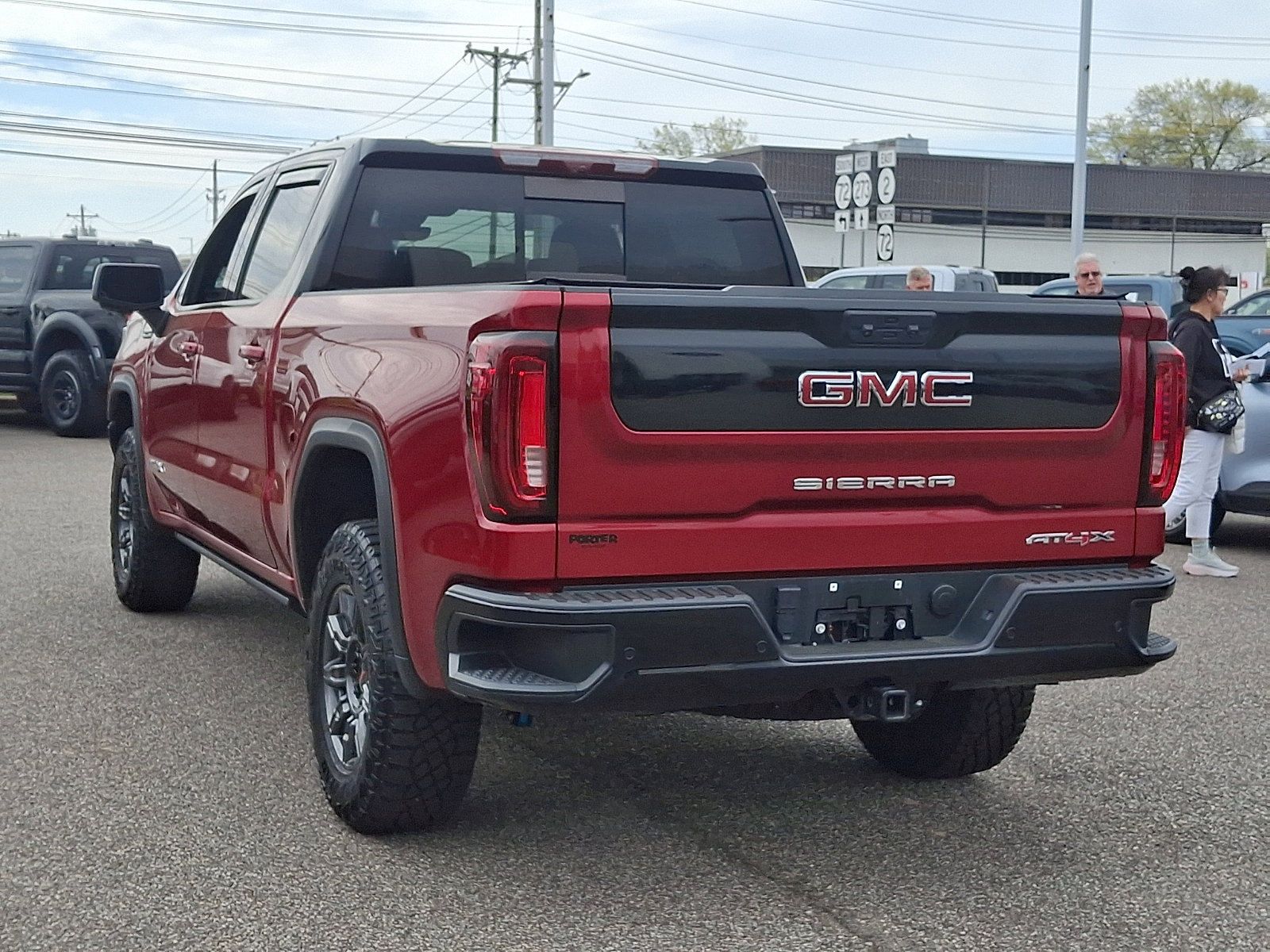 Used 2024 GMC Sierra 1500 AT4X image 8