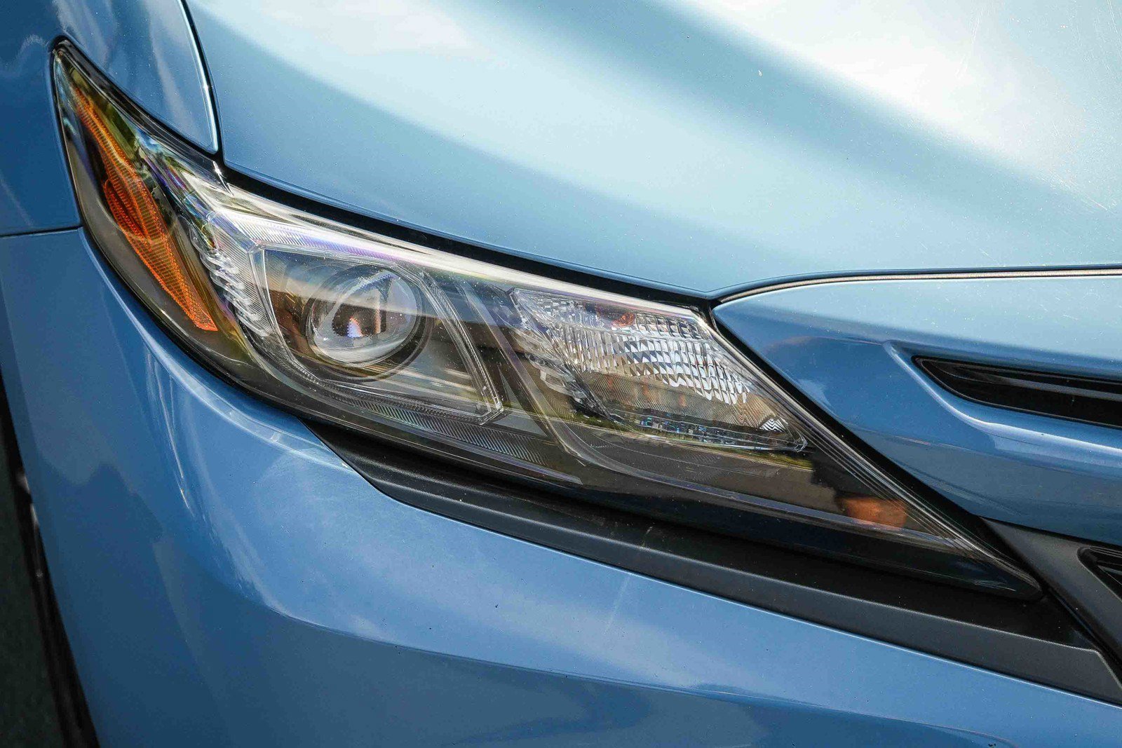 Used 2024 Toyota Camry SE w/ Cold Weather Package FWD image 8