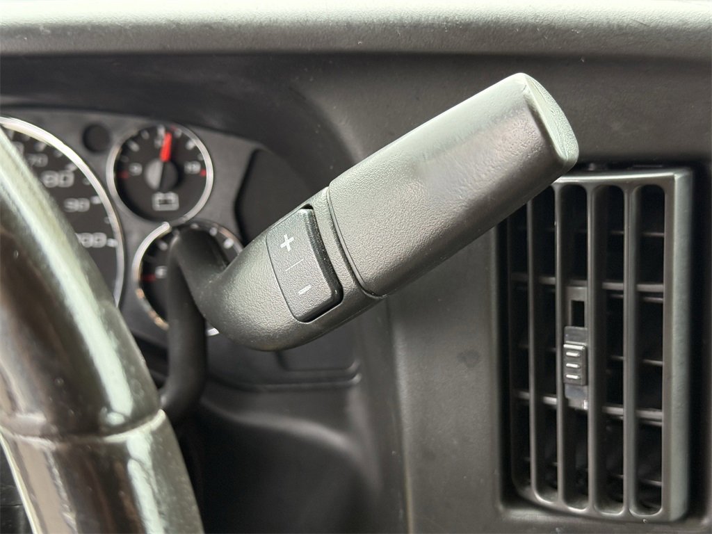 Used 2016 Chevrolet Express 3500 Extended image 25