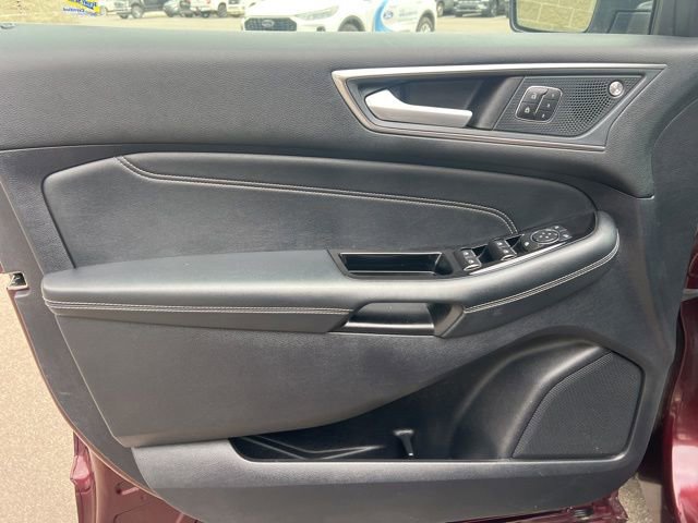 Used 2019 Ford Edge Titanium w/ Equipment Group 301A AWD/4WD image 21