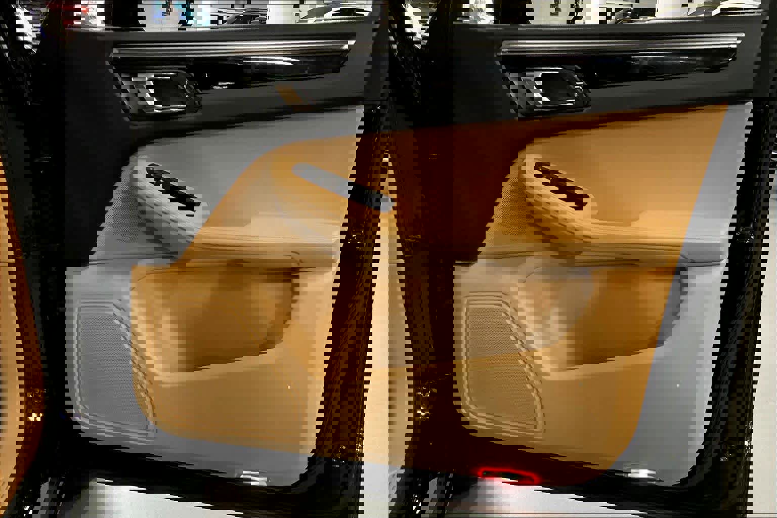 Used 2017 Porsche Macan image 21