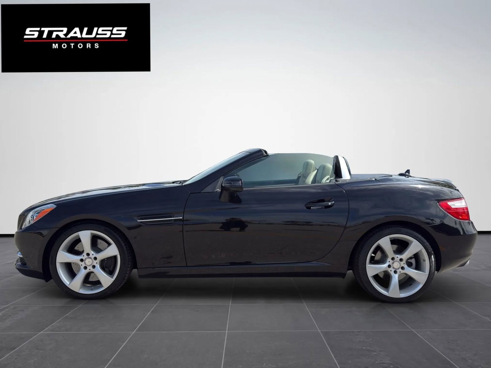 Used 2012 Mercedes-Benz SLK 350 image 6