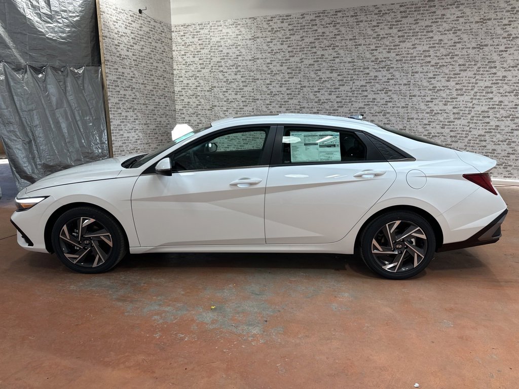 New 2026 Hyundai Elantra Limited image 4