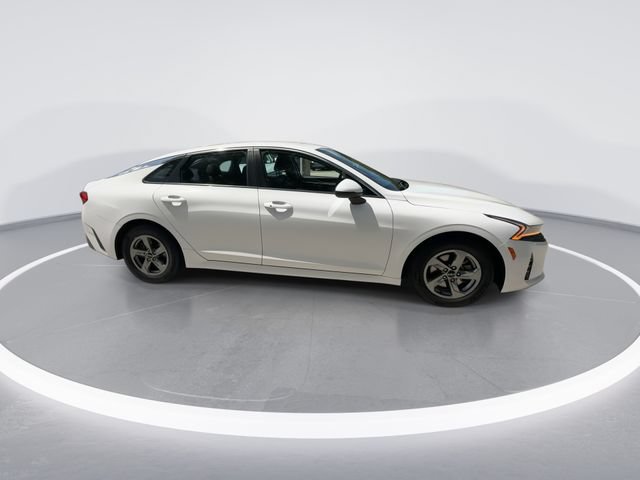 Used 2022 Kia K5 LXS FWD image 9