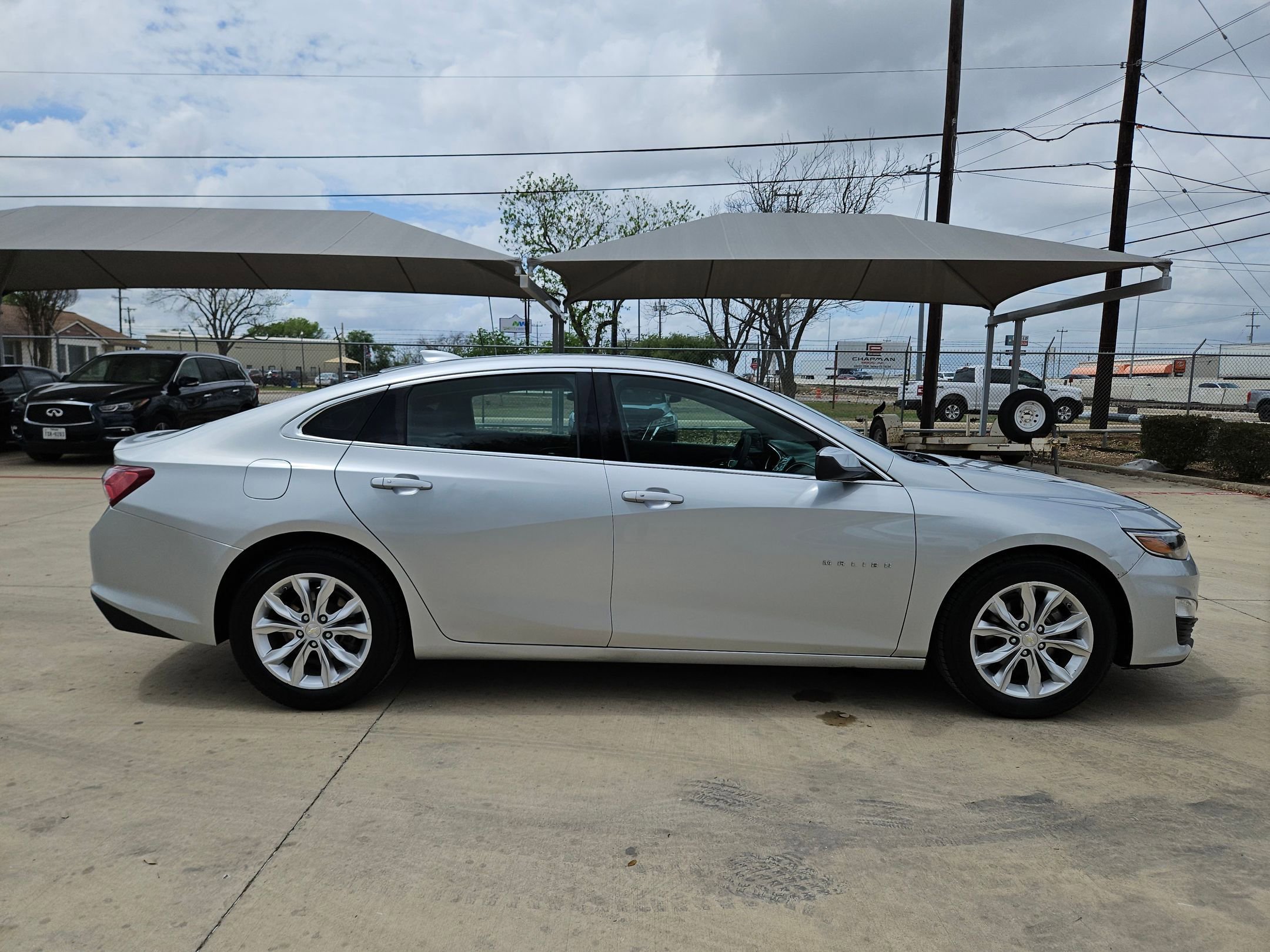 Used 2020 Chevrolet Malibu LT image 2