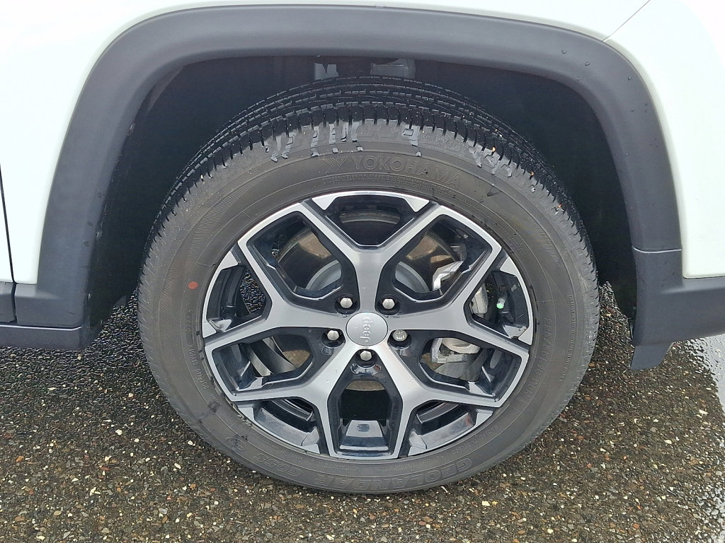 Used 2024 Jeep Compass Limited image 9