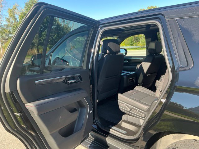 Used 2025 Chevrolet Tahoe RST w/ Comfort Package AWD/4WD image 17