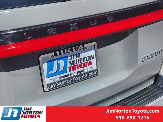 Used 2025 Lexus GX 550 w/ Accessory Package (2T) image 12