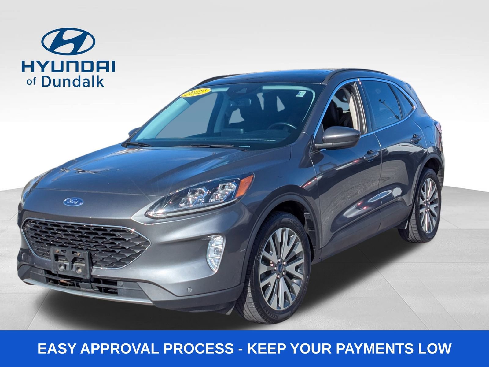 Used 2022 Ford Escape Titanium w/ Class II Trailer Tow Package image 1