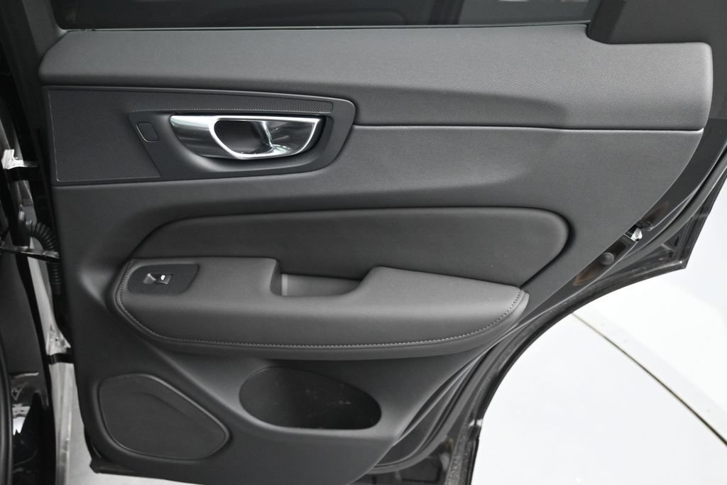 New 2026 Volvo XC60 B5 Ultra w/ Protection Package Premier AWD/4WD image 16