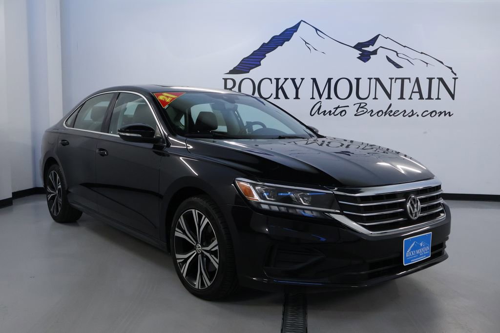 Used 2021 Volkswagen Passat 2.0T SE image 1