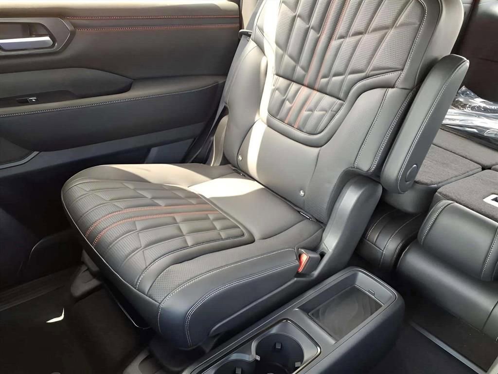 New 2026 Nissan Armada PRO-4X w/ Captain's Chari Seat Package image 16