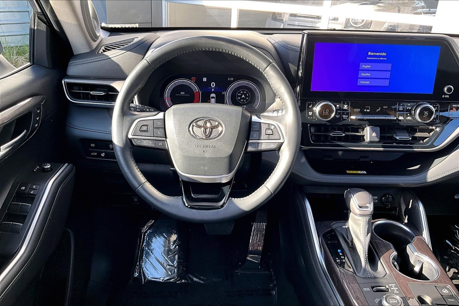 Used 2023 Toyota Highlander Limited AWD/4WD image 5