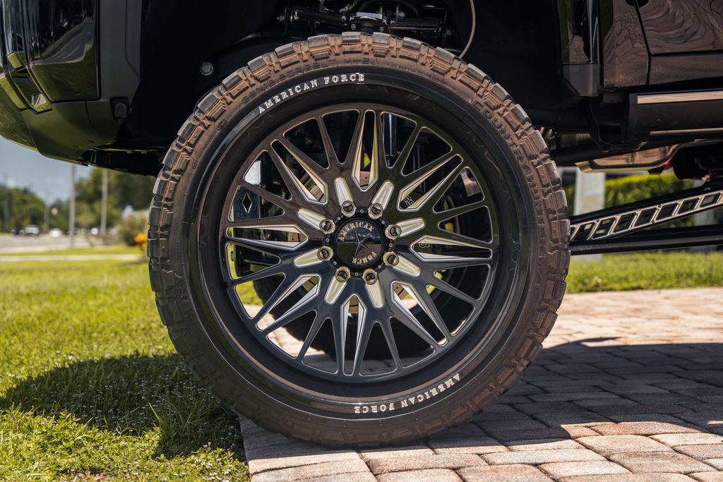 Used 2024 GMC Sierra 3500 Denali Ultimate AWD/4WD image 15