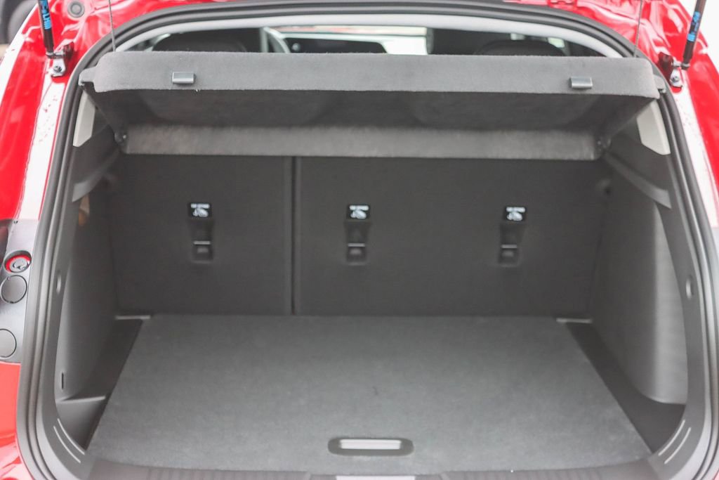Used 2026 Chevrolet Trax LT w/ Sunroof Package FWD image 25