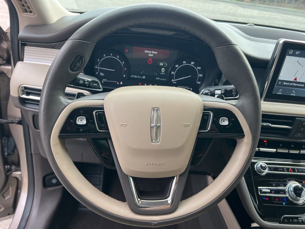 Used 2021 Lincoln Corsair AWD w/ Premium Package image 13