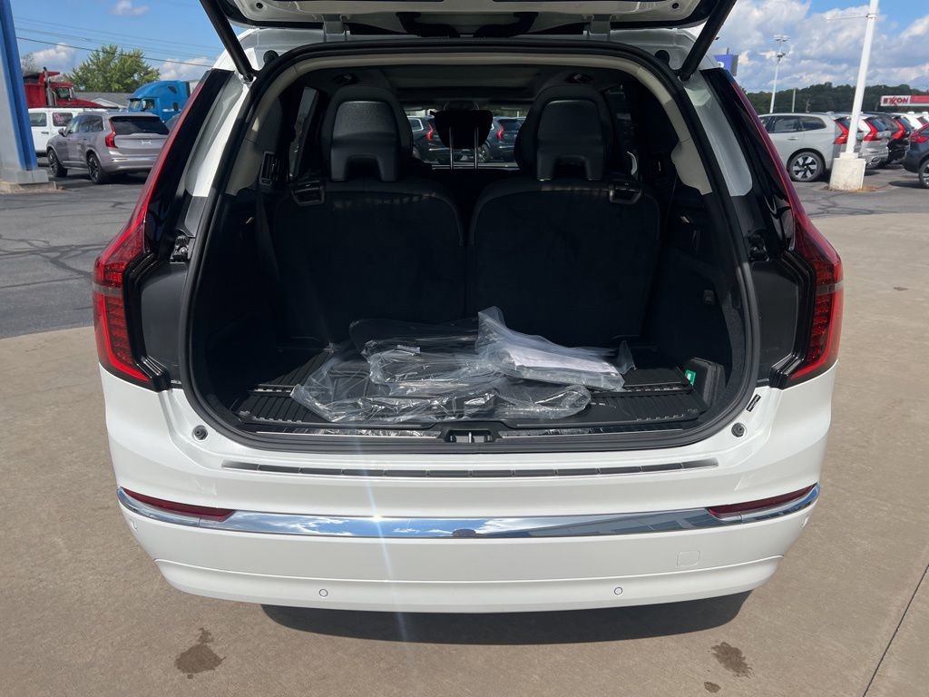 New 2026 Volvo XC90 B6 Plus w/ Protection Package Premier image 33