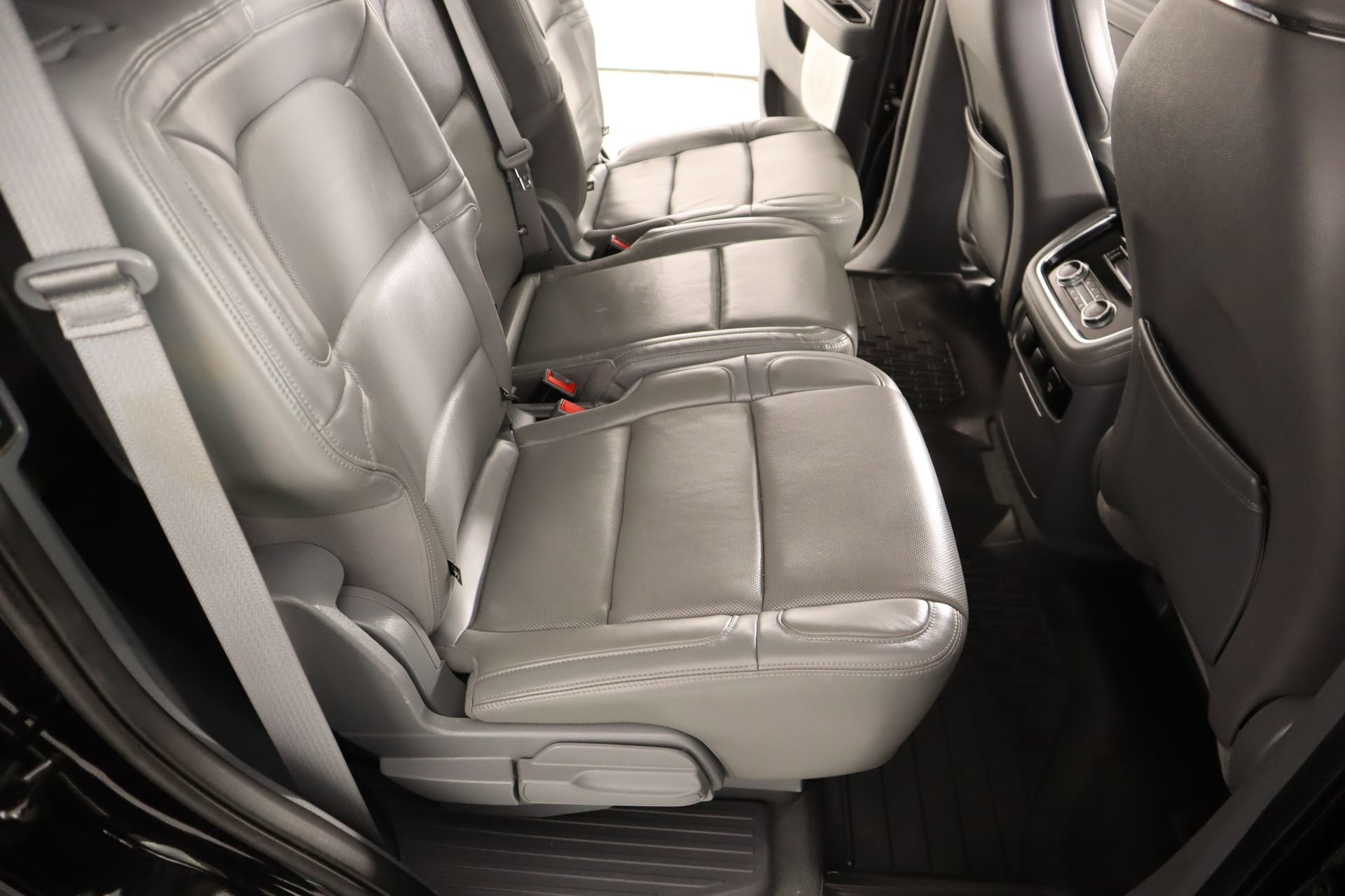 Used 2020 Lincoln Navigator Reserve w/ Luxury Package image 16