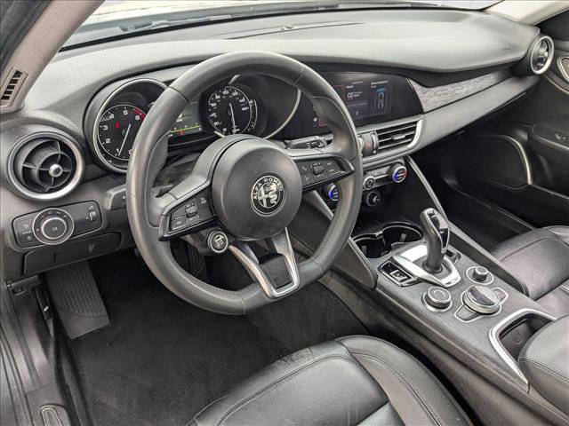 Used 2020 Alfa Romeo Giulia image 9