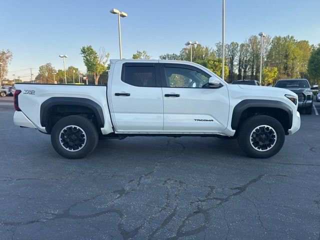 Used 2024 Toyota Tacoma TRD Off-Road AWD/4WD image 57