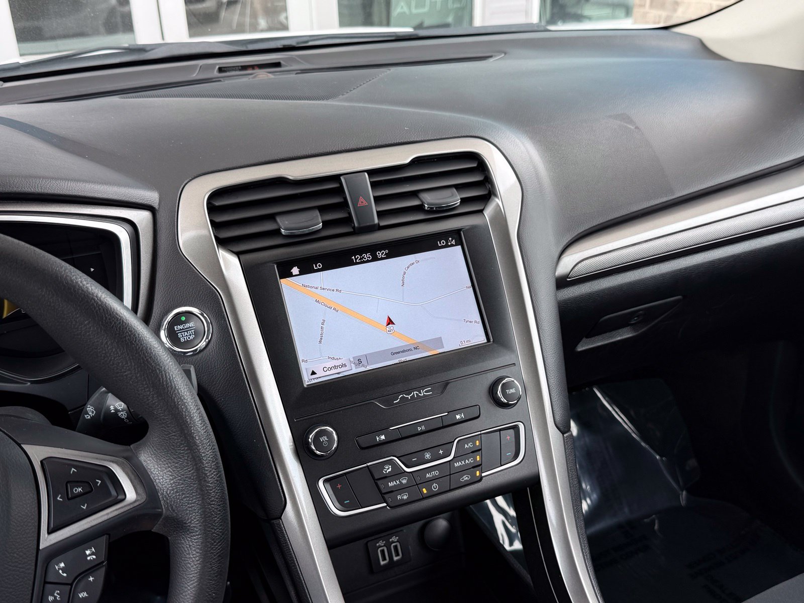 Used 2019 Ford Fusion SE FWD image 29