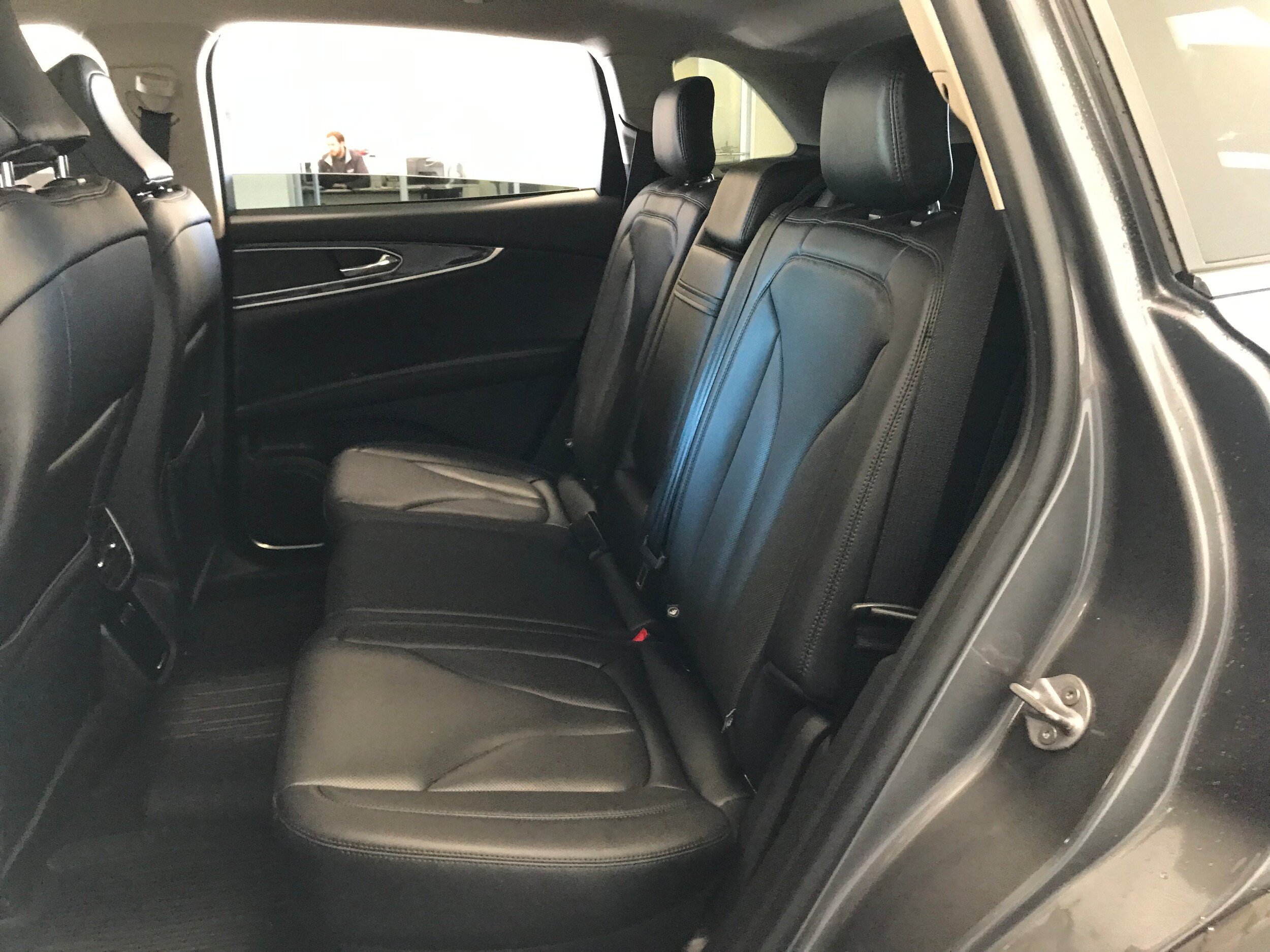 Used 2023 Lincoln Nautilus Reserve w/ Monochromatic Package AWD/4WD image 9