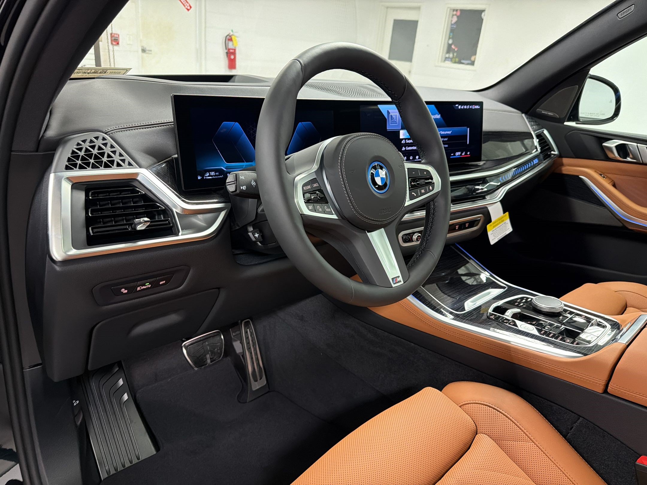 New 2026 BMW X5 xDrive50e w/ M Sport Package AWD/4WD image 4