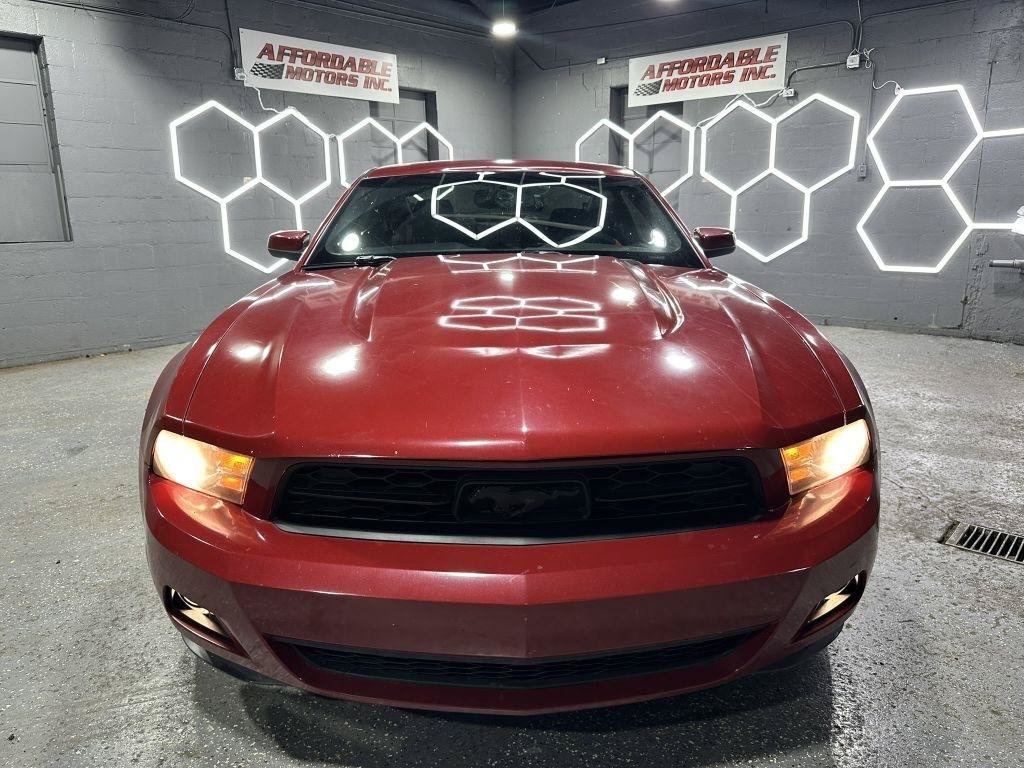 Used 2010 Ford Mustang Premium RWD image 9