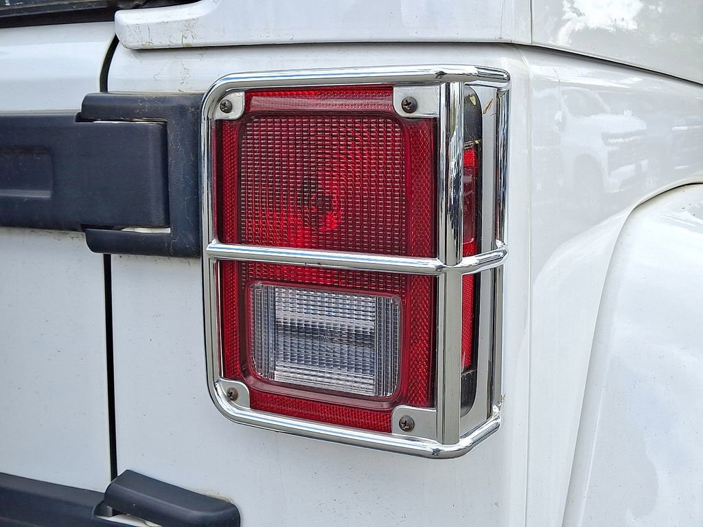 Used 2016 Jeep Wrangler Sahara w/ Mopar Chrome Edition Group image 11