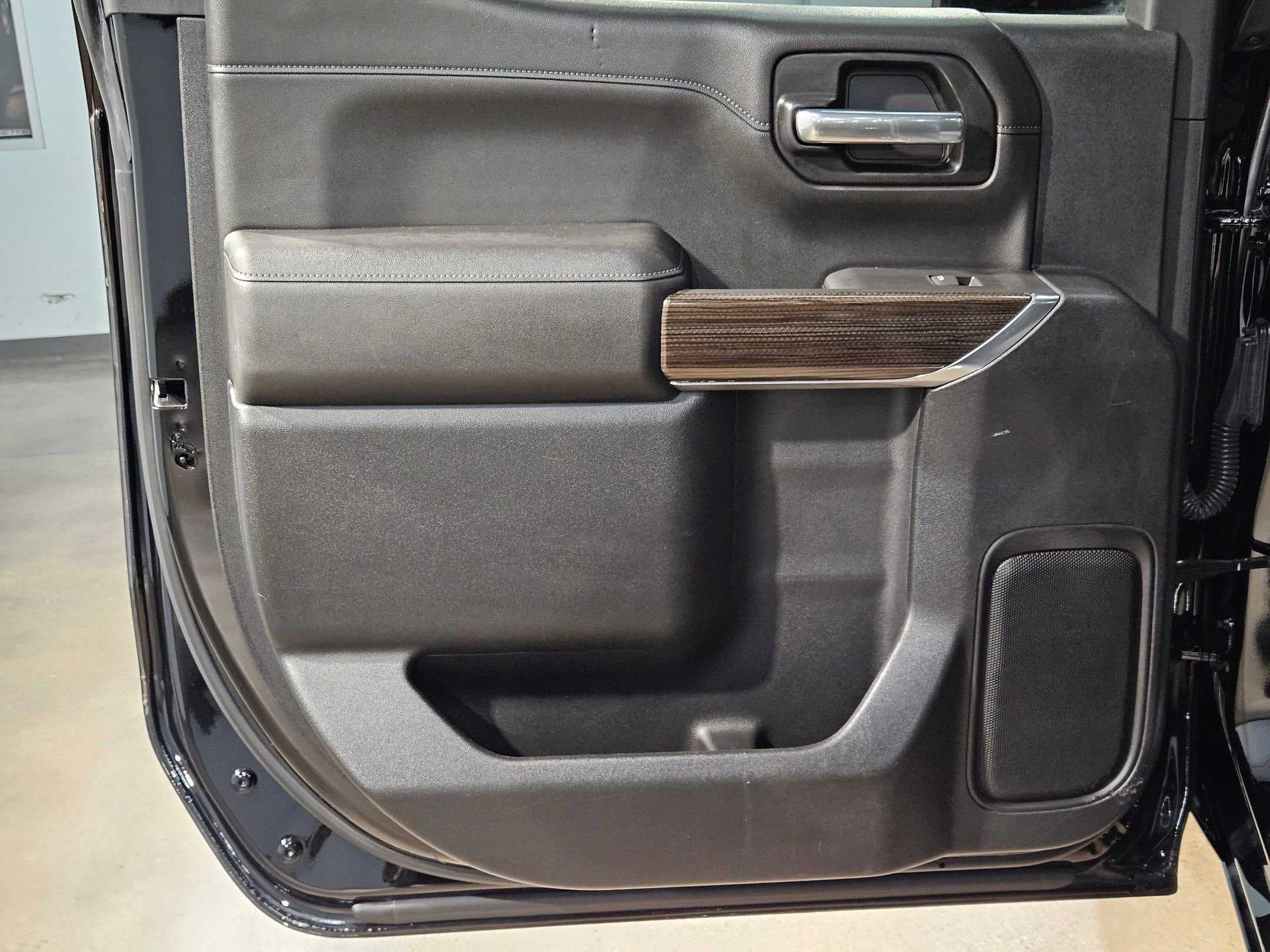 Used 2021 Chevrolet Silverado 1500 LT Trail Boss w/ Convenience Package II image 33