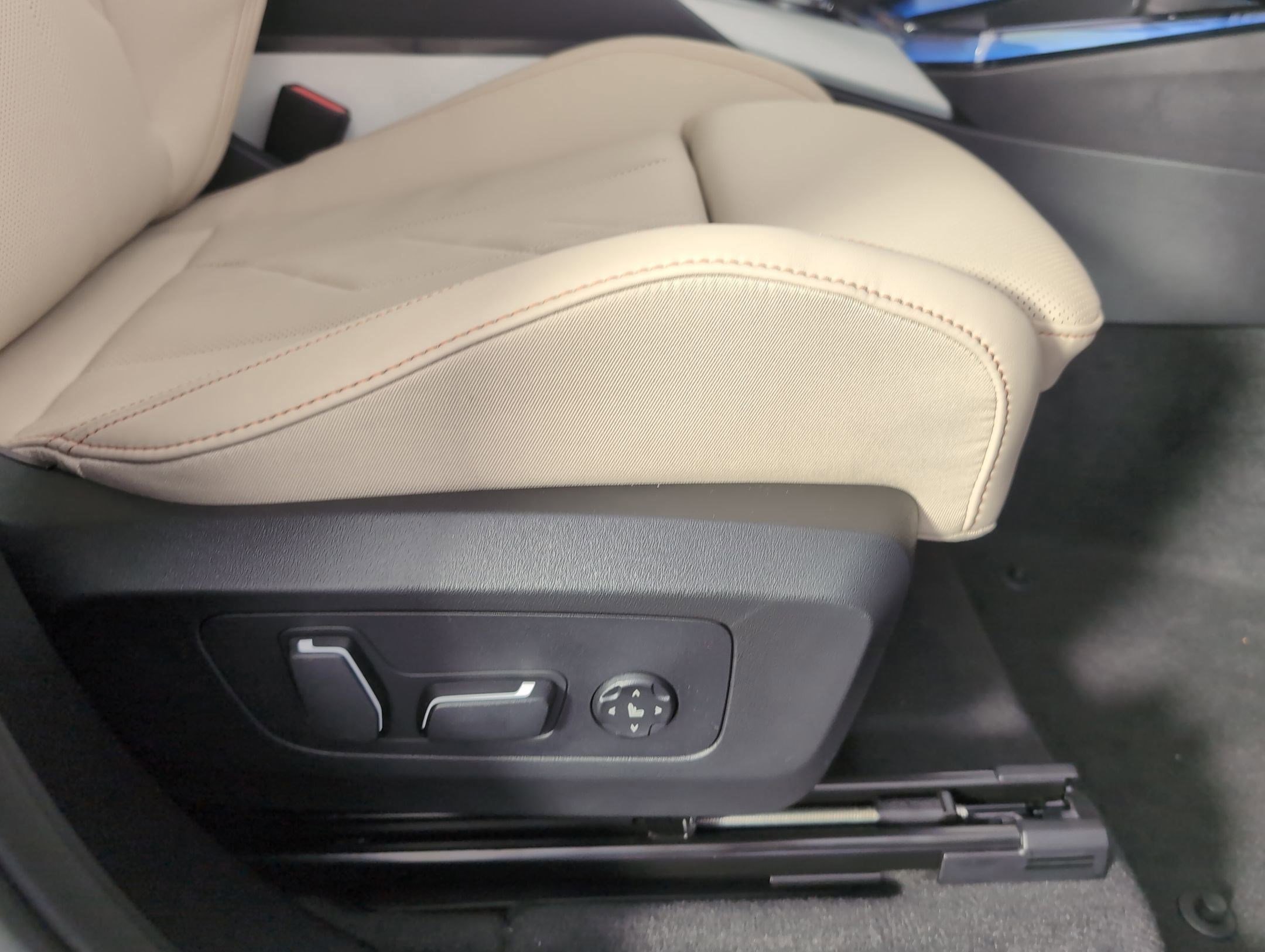 Used 2026 BMW X3 xDrive30 w/ M Sport Package image 31