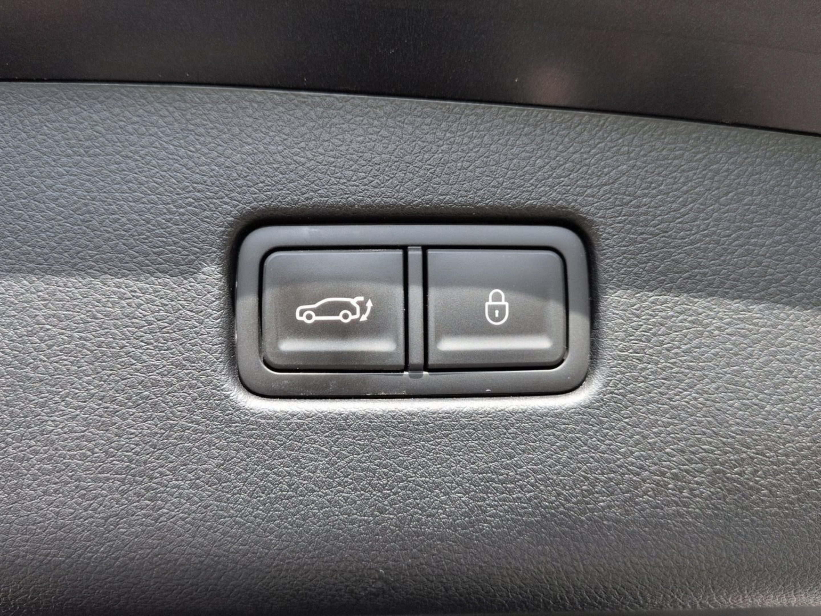 Used 2024 Genesis GV70 2.5T w/ Sport Prestige Package AWD/4WD image 12