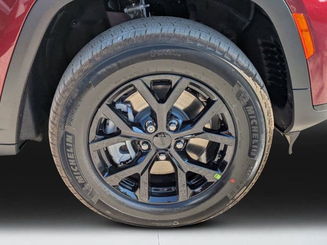 New 2025 Jeep Grand Cherokee L Laredo image 9